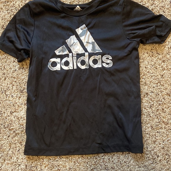 Adidas Black T-Shirt and Camo Shorts Set - Size 5 - Picture 2 of 5